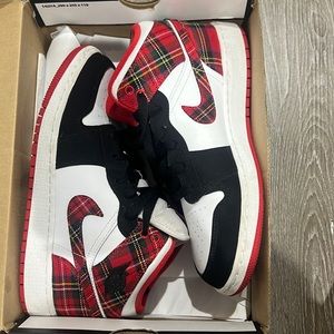 Air Jordan Mid 1 Plaid 6.5y